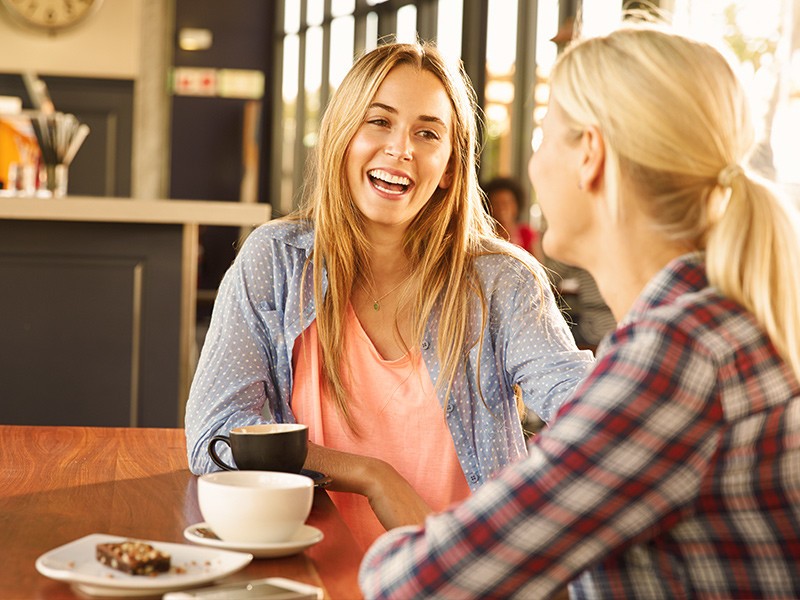 Tipps um das Selbstbewusstsein zu stärken: Lächeln