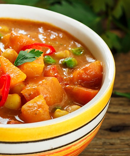 Bild zum Beitrag 'Kürbis-Curry mit Süßkartoffel und Erbsen'