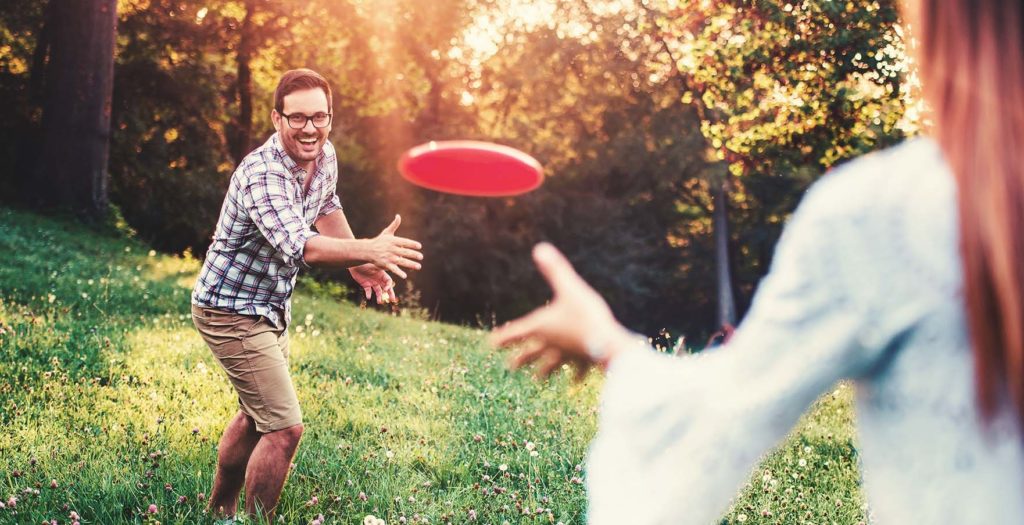 Bild zum Beitrag 'Frisbee-Sport: vom Familienvergnügen bis zum Mannschaftsspiel'