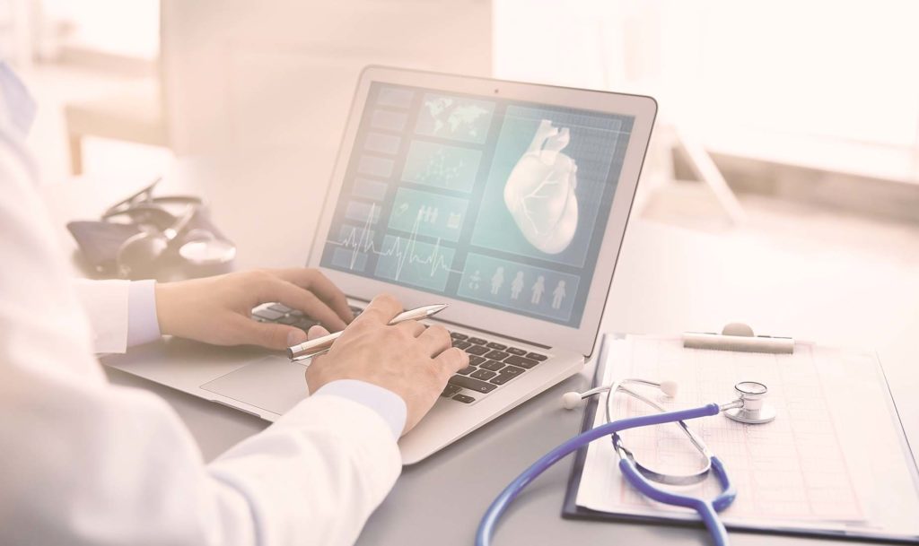 Bild zum Beitrag 'Digitalisierung im Gesundheitswesen: Skepsis von Ärztinnen und Ärzten überwinden'